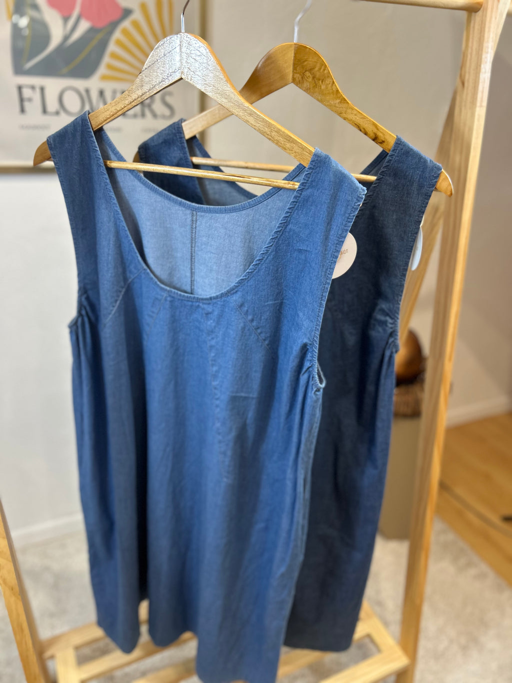 ROBE EN JEAN BLEUE MARINE GRACIEUSES