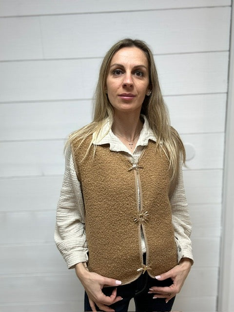 GILET BROCHES CAMEL