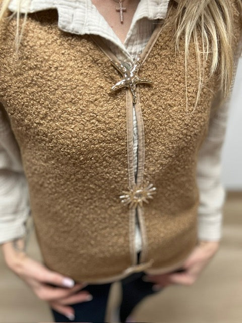 GILET BROCHES CAMEL