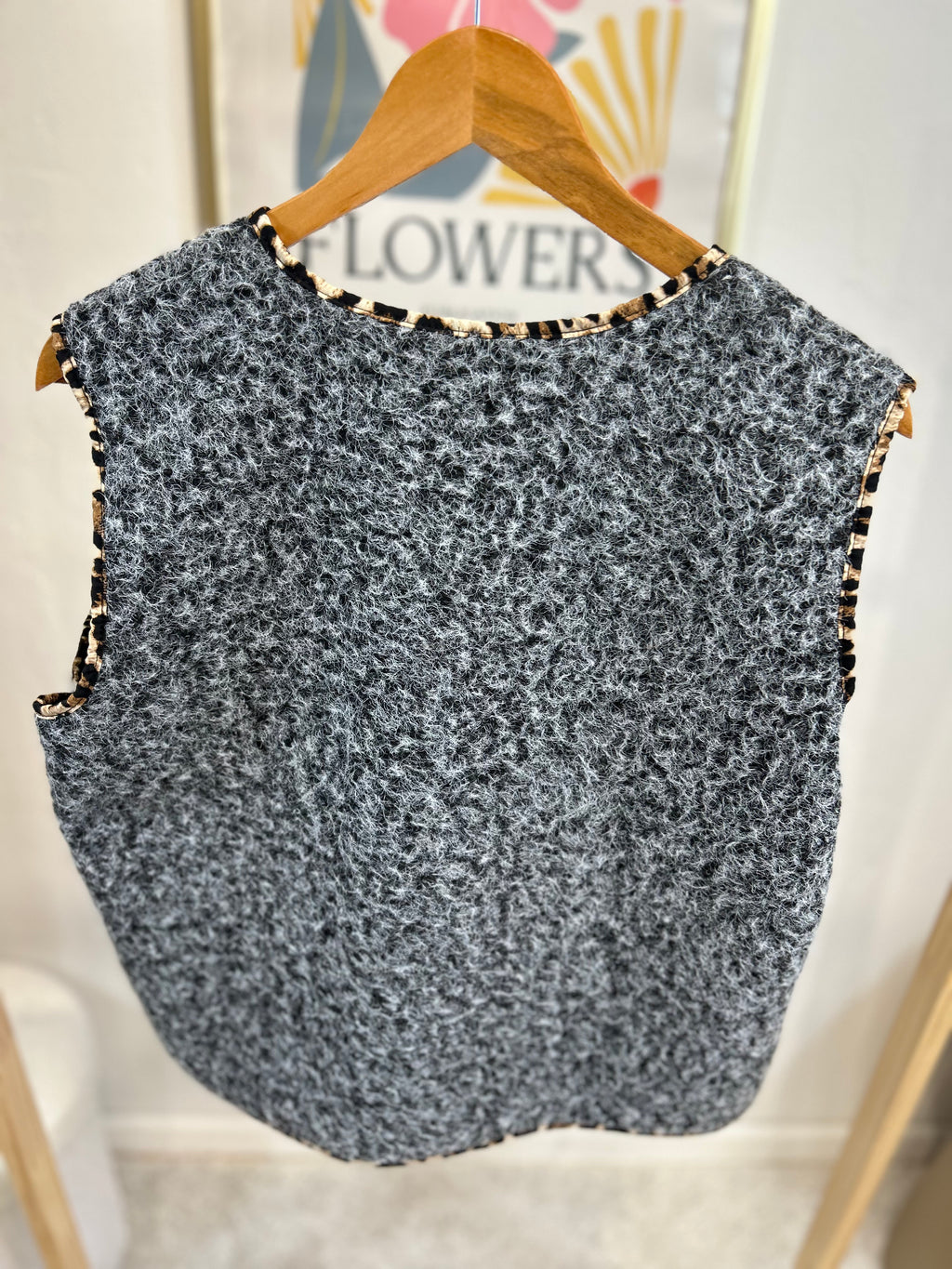 GILET BROCHES GRIS DETAILS LEOPARD