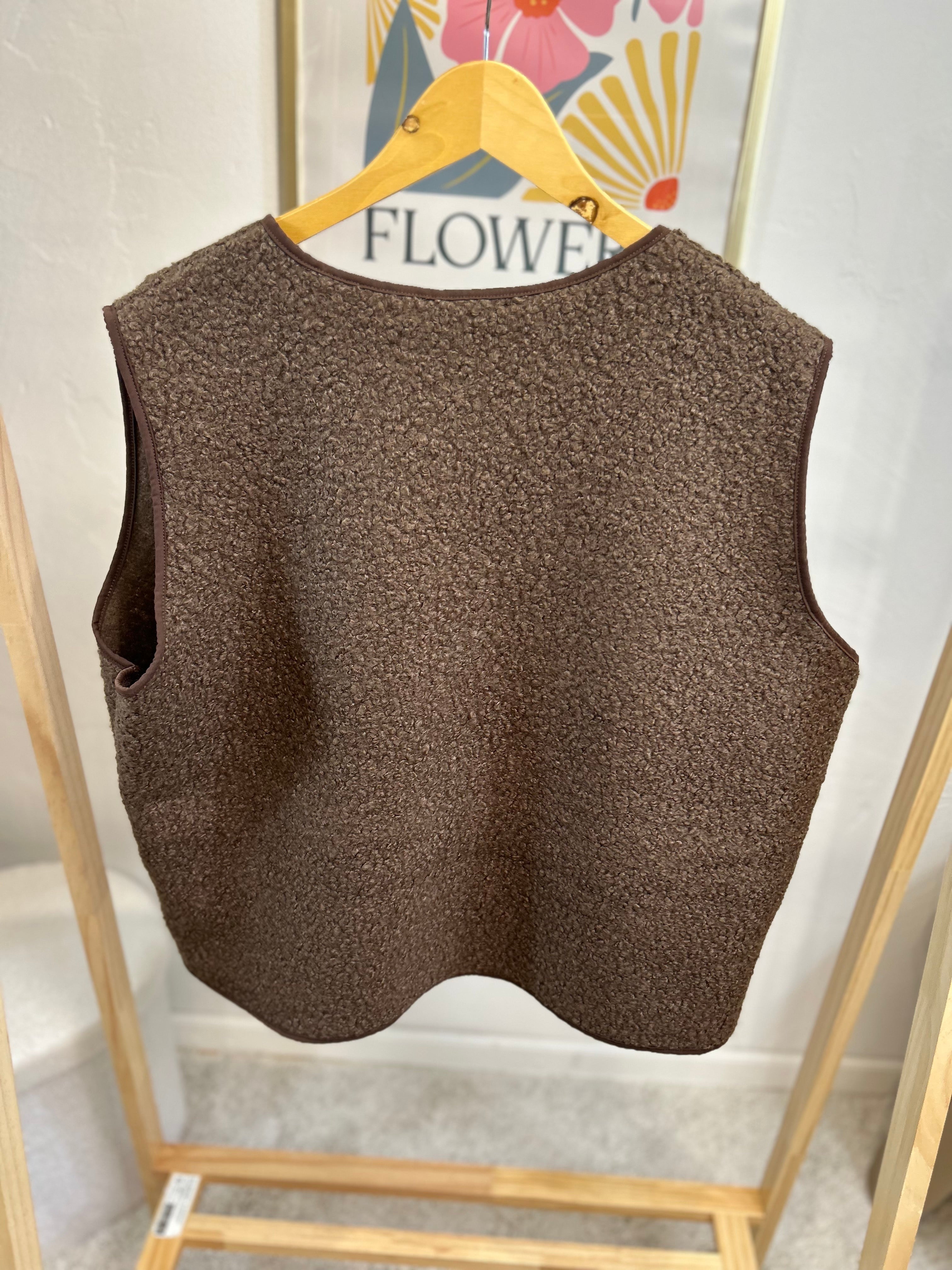 GILET BROCHES GRACIEUSES CHOCOLAT