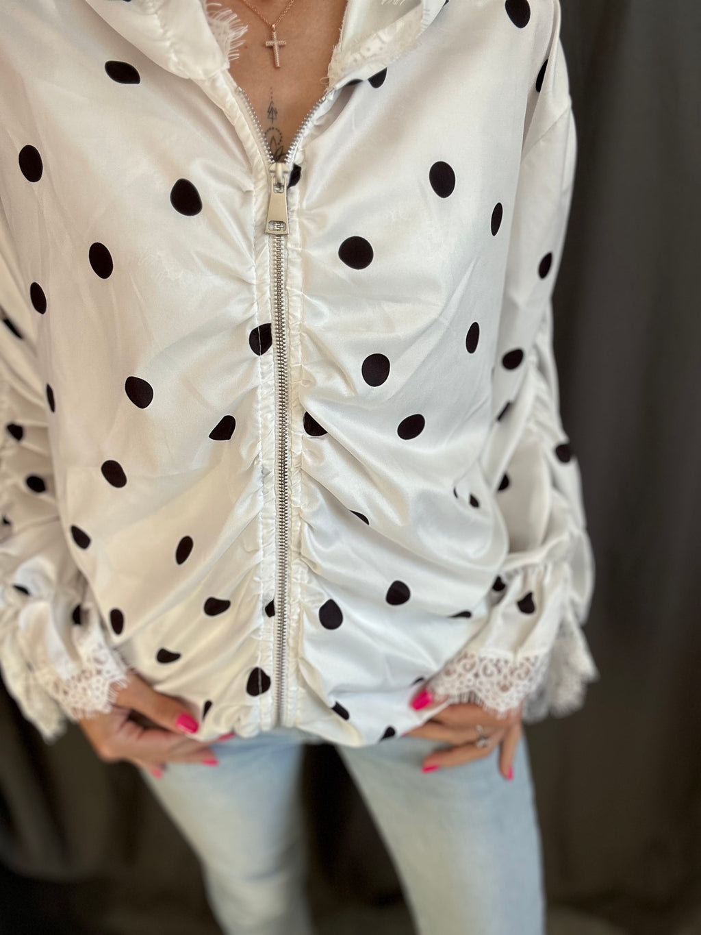 BLOUSE ZIPPEE À POIS NOIRE/BLANC