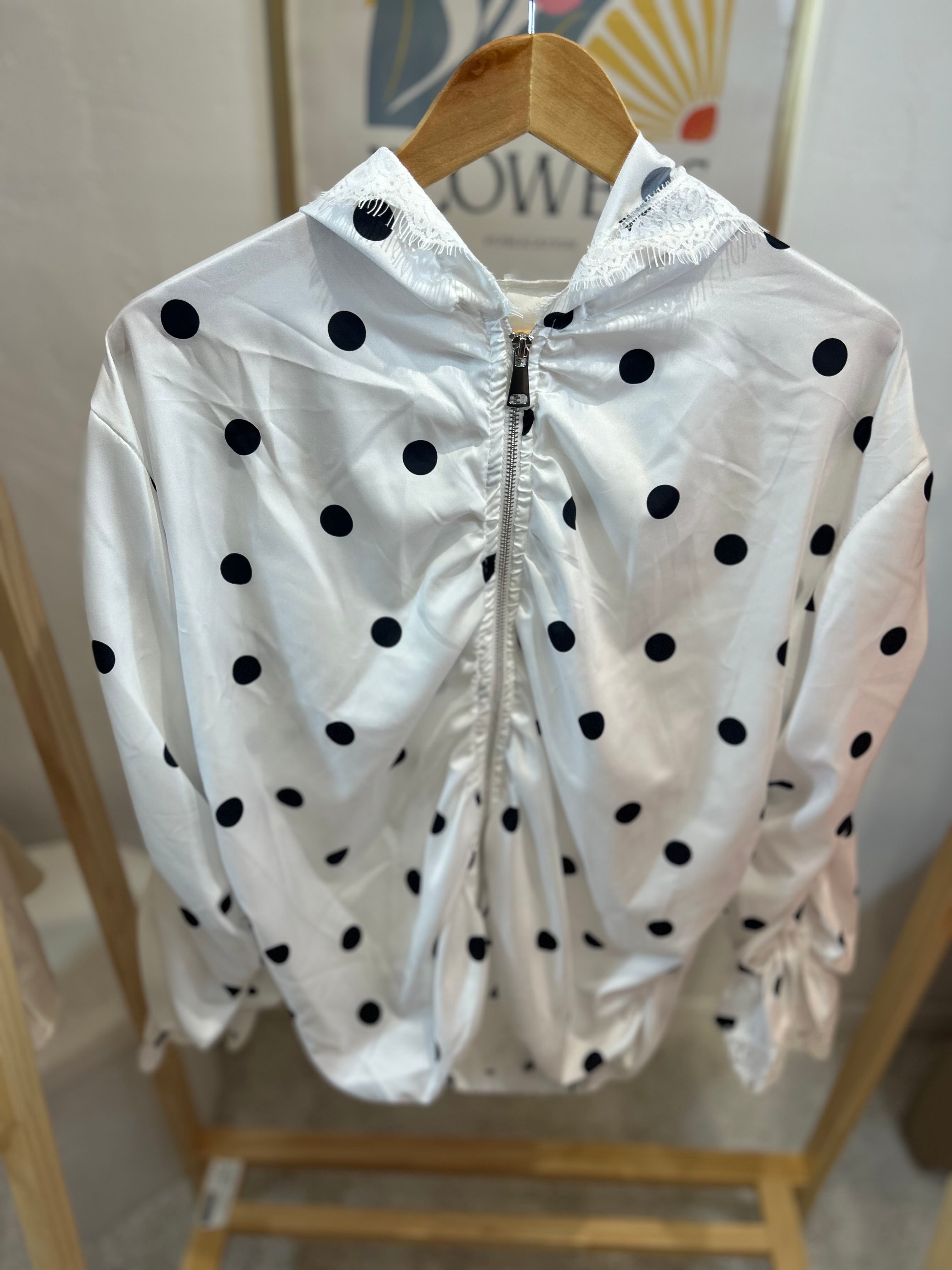 BLOUSE ZIPPEE À POIS NOIRE/BLANC