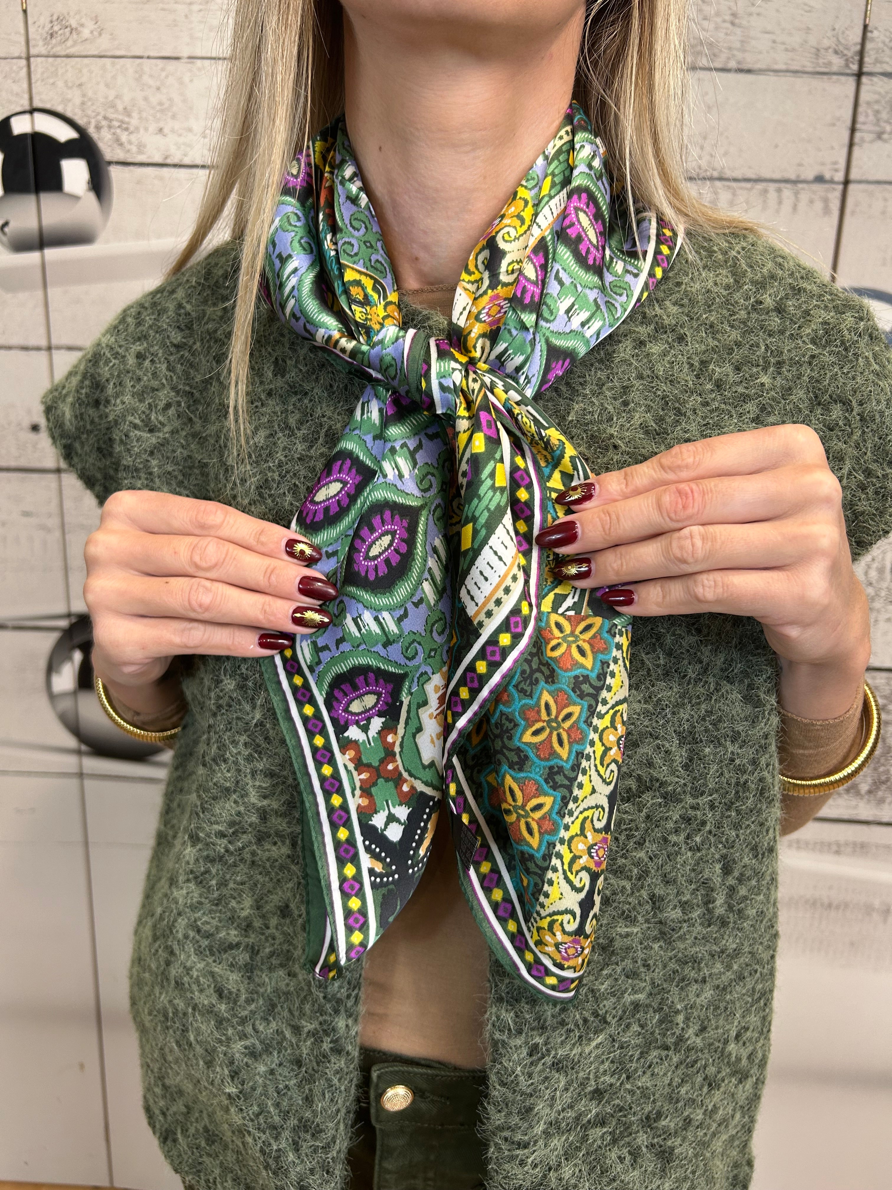 FOULARD OLIVE VERT